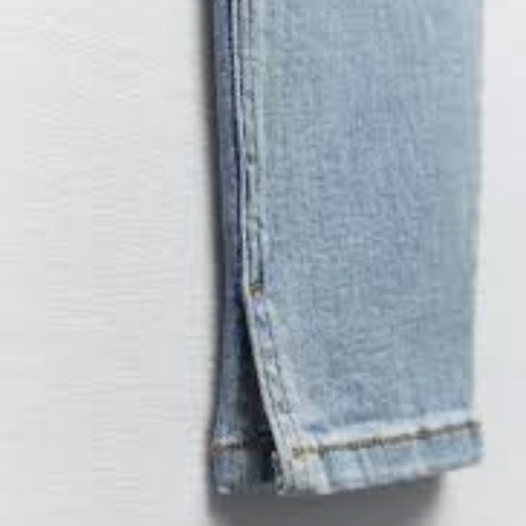 Zara jeans (free add-on with 40$+ purchase) - Picture 3 of 8